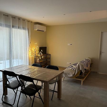 Maison T3 Dans Un Village Calme Saint-Mitre-les-Remparts Esterno foto