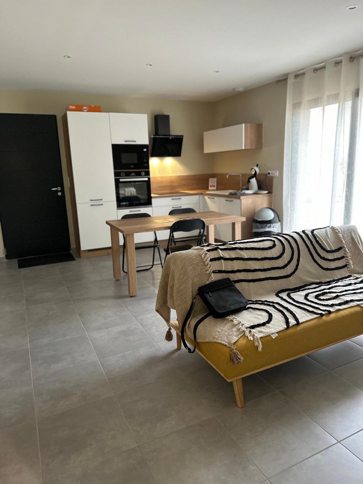 Maison T3 Dans Un Village Calme Saint-Mitre-les-Remparts Esterno foto