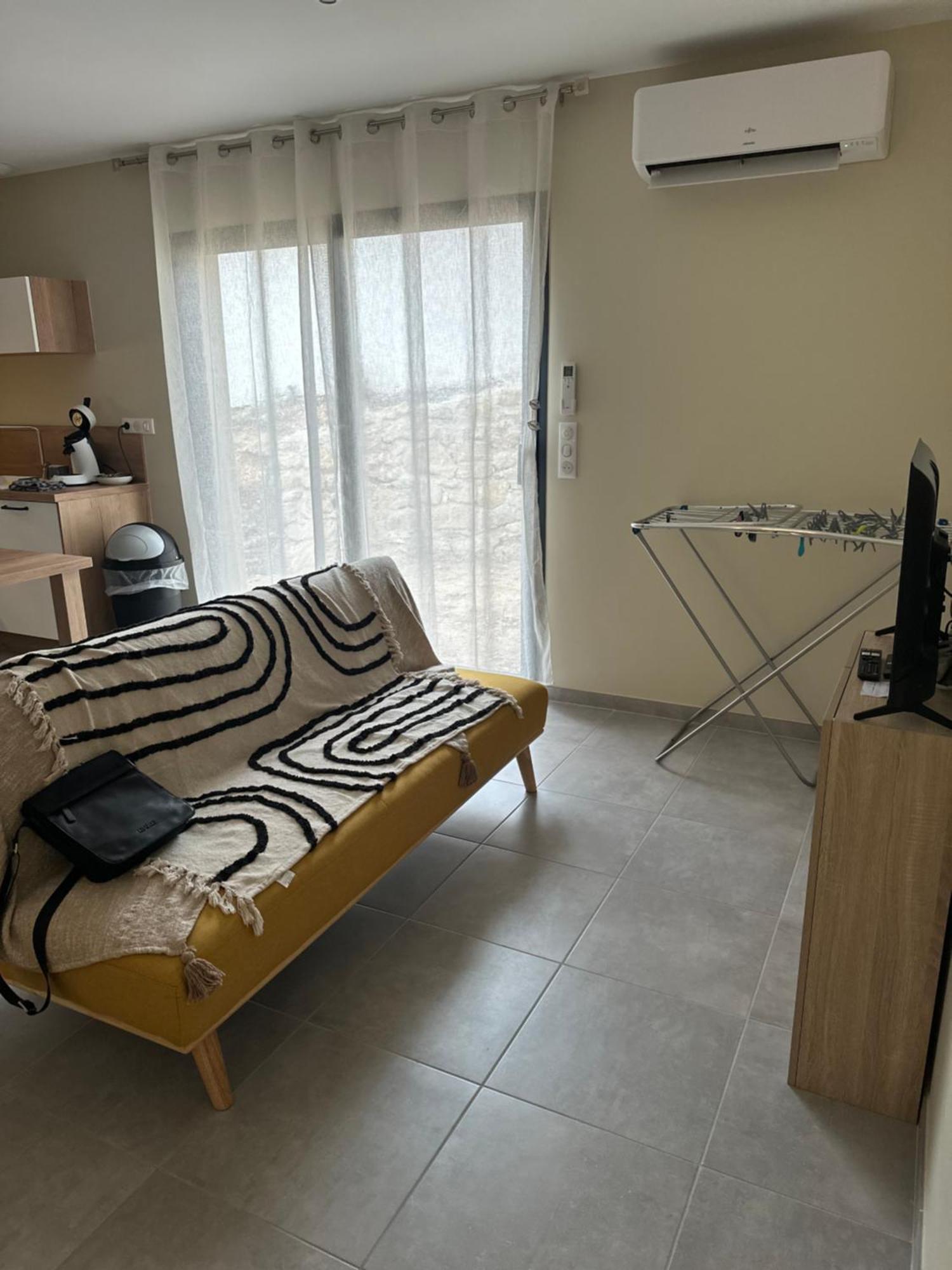 Maison T3 Dans Un Village Calme Saint-Mitre-les-Remparts Esterno foto
