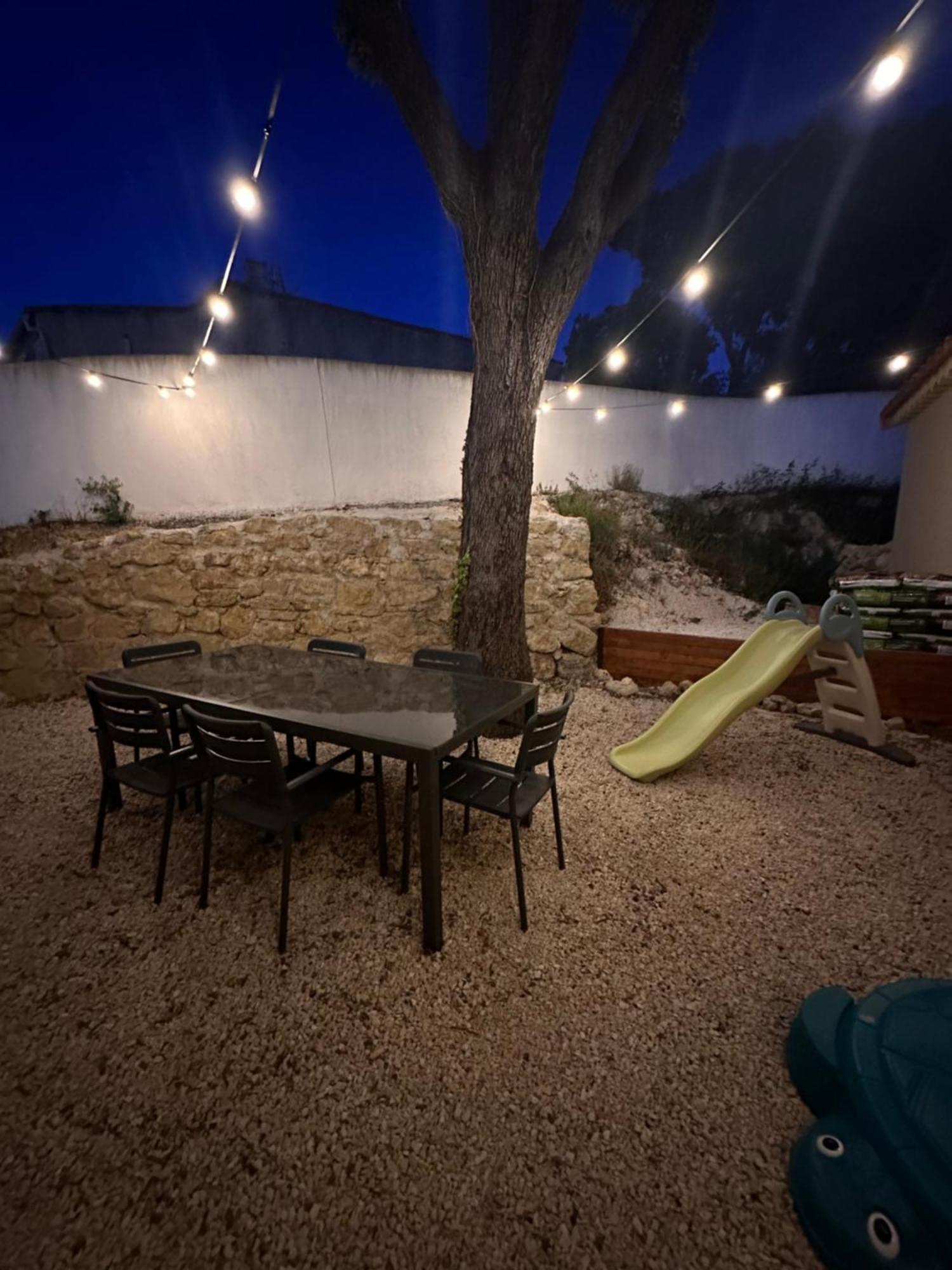 Maison T3 Dans Un Village Calme Saint-Mitre-les-Remparts Esterno foto
