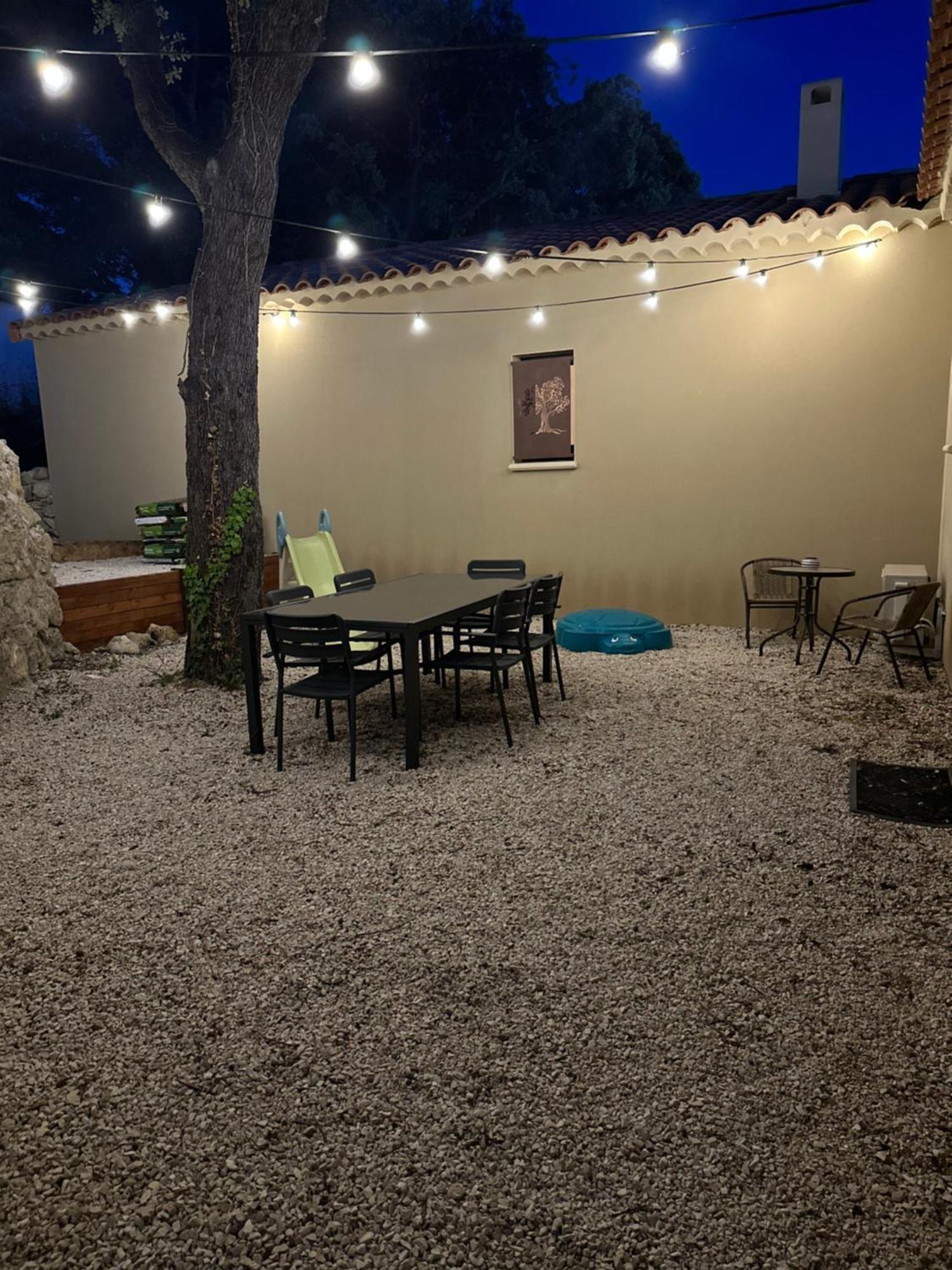 Maison T3 Dans Un Village Calme Saint-Mitre-les-Remparts Esterno foto